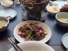 -湖畔鲁菜·二十年老字号餐厅(大明湖店)