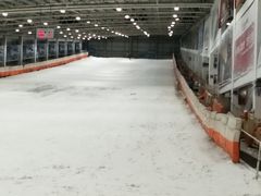 -乔波室内滑雪场