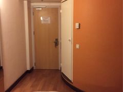 -宜必思酒店(青岛五四广场宁夏路地铁站店)