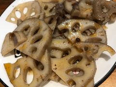 -李双猪·小龙虾·烧烤·羊肉煲(乐山店)