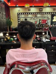 -东方先生国潮男士理发馆