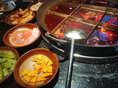 青年火锅头号种子锅底-周幺妹重庆老火锅(银泰城总店)