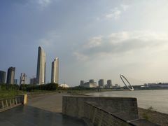 -南京眼步行桥