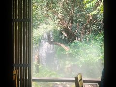 -Chom Cafe and Restaurant