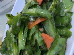 -墨脱石锅椰子鸡•香草鸭•东山羊(大东海店)