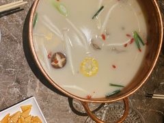 -三人行骨头王火锅(长寿店)