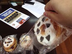 糖都和塑料袋粘在一起了……拿也拿不出来！-西点坊(浦东香格里拉店)