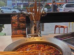 -钢管厂五区小郡肝串串香(奥克斯广场锦城万达店)