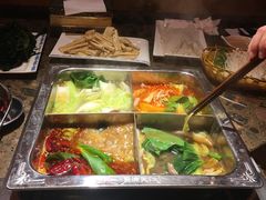 -月满大江经典火锅(任城路店)
