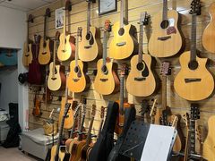 -旅程琴行吉他培训·吉他专卖