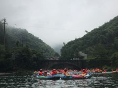 -安吉龙王山峡谷漂流