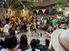 -瑞虹新天地月亮湾