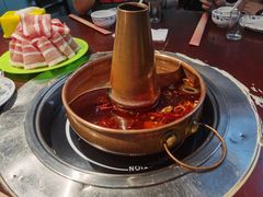 -洞庭洲·防空洞火锅·烧烤·铜锅涮肉(新百广场店)