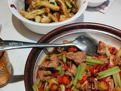 -渝是乎川渝小炒(新世界百货望京店)