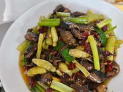 -丹水桥地锅鱼·翘嘴鲌·地方特色全鱼宴(丹江口大坝店)