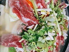牛肉章鱼火锅-统营阿姨(虹泉路店)