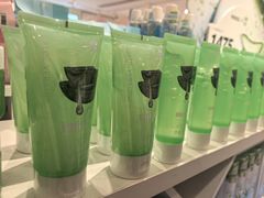 -名创优品(北京新中关购物中心地铁层店)