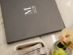 -爱雍·乌节