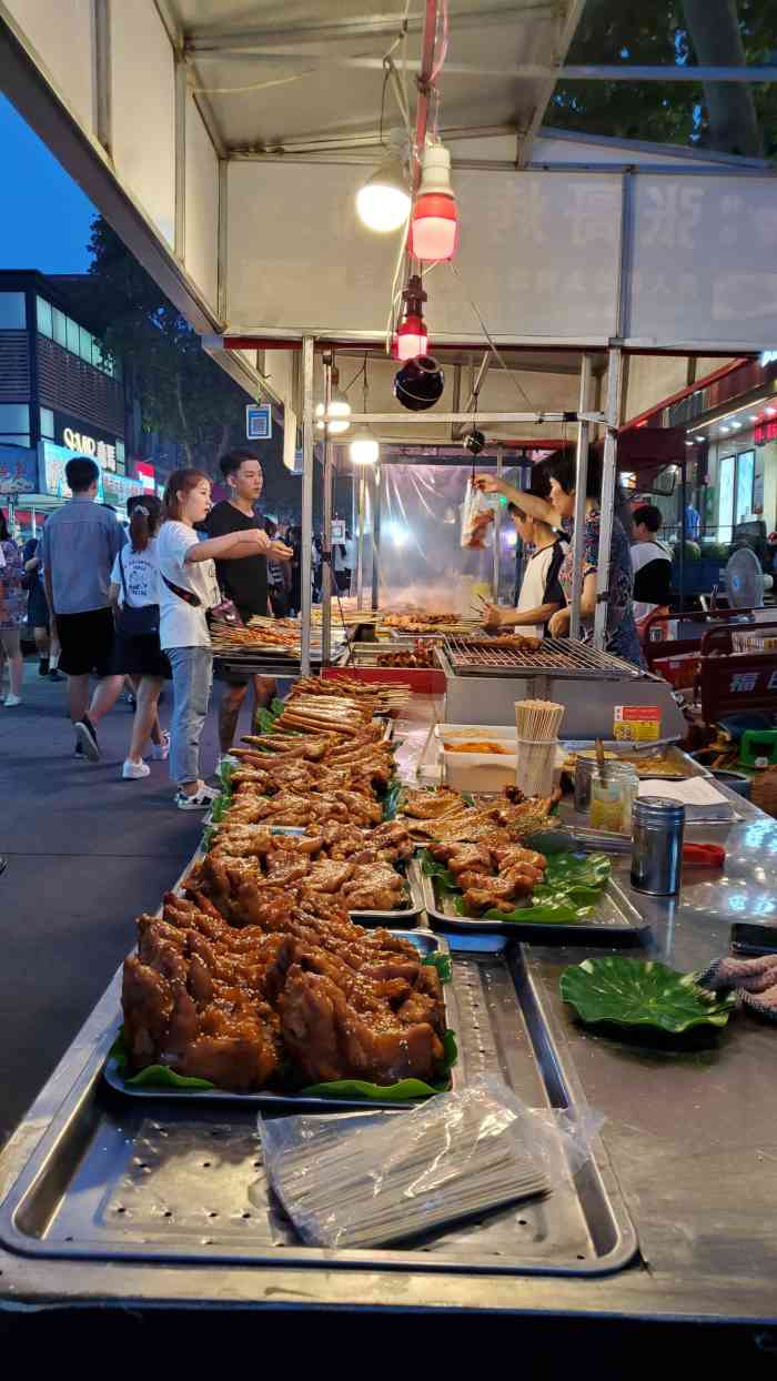 东城路夜市-"参加春秋旅行社的山东威海三日两晚自由行,.