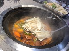 -山河屯铁锅炖(哈西站店)