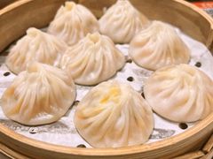 蟹粉鲜肉小笼-馋三尺蟹粉小笼(人民广场店)