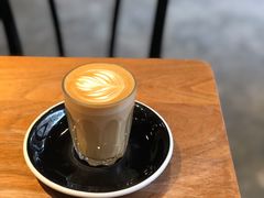 Flat&nbsp;white-black rainbow coffee