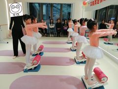 -艺熠舞蹈口才主持表演艺术中心(爱琴海校区)