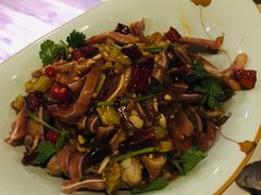 猪耳朵-威海渔村(静安旗舰店)