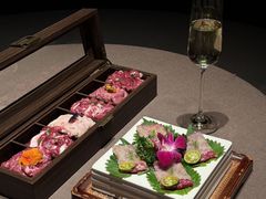 -左庭右院鲜牛肉火锅黑金店(陆家嘴中心店)