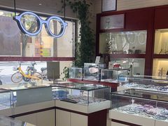 -吴良材眼镜(北中路店)