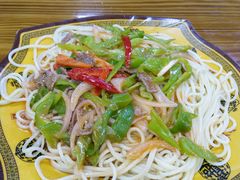 青椒炒肉盖浇面-伊清斋牛肉面(华佗路店)