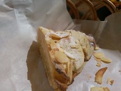黄金流奶羊角-麦田工坊(月湖店)
