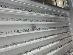 -美式眼镜·授权蔡司.依视路.尼康.豪雅.明月(南翔印象城店)