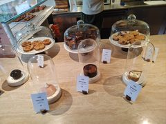 -VERIE BAKEHOUSE