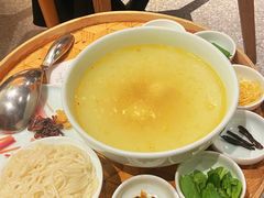 蒙自过桥米线-一坐一忘云南菜(北京skp店)