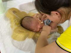 -蓝鲸奇亲子游泳俱乐部