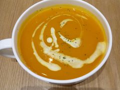 南瓜汤-HELLO 27 意面·沙拉·帕尼尼