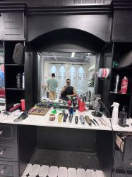 -老男孩男士理容馆·理发·烫染·修面