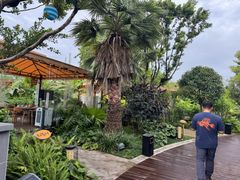 -茅草房·河畔园林火锅