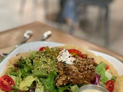 照烧鸡肉配牛油果拉法沙拉-HELLO 27 意面·沙拉·帕尼尼