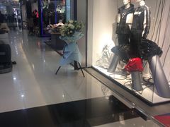 -鸿通城购物中心