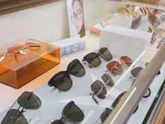 -光明眼镜·蔡司授权(徐泾店)