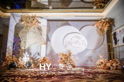 -HY小曼wedding·TOPYOUNG团队