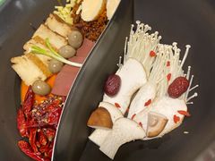 菌汤鸳鸯锅底-有拈头成都市井火锅(老门东店)
