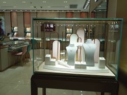 -周大福CHOW TAI FOOK(长寿路189弄购物中心店)