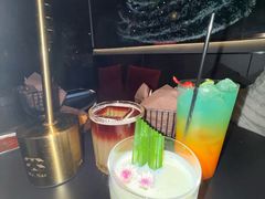 -Mx.cocktail bar