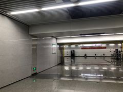 -红土地(地铁站)