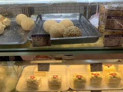 -白玉兰食品甜凤店(合生汇店)