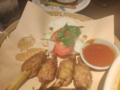 -大头虾越式风味餐厅(光明广场店)