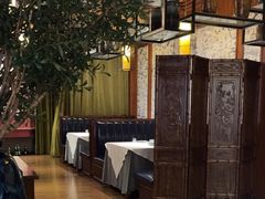 -八府香鸭·啫啫煲(华山路店)